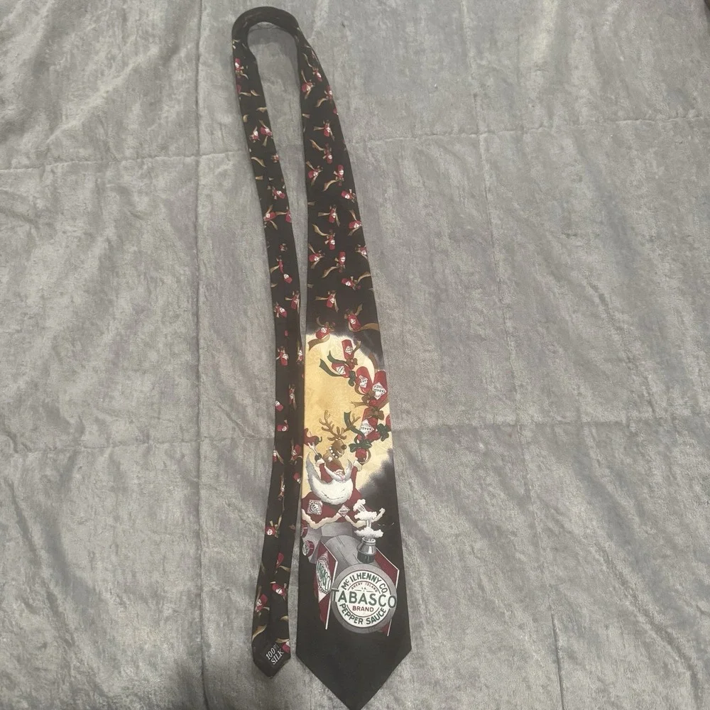 Tabasco Christmas wild Santa crazy Reindeer tie sleigh flying bottles Hot‎ Sauce